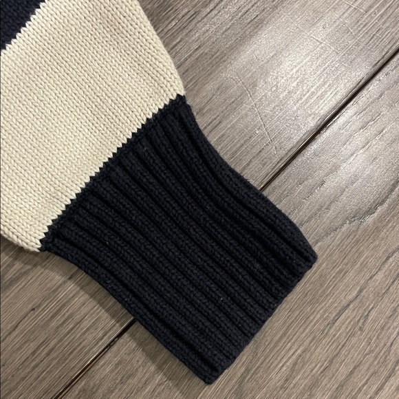 Brandy Melville Navy and Cream Striped Crewneck Knit Sweater - Picture 4 of 7